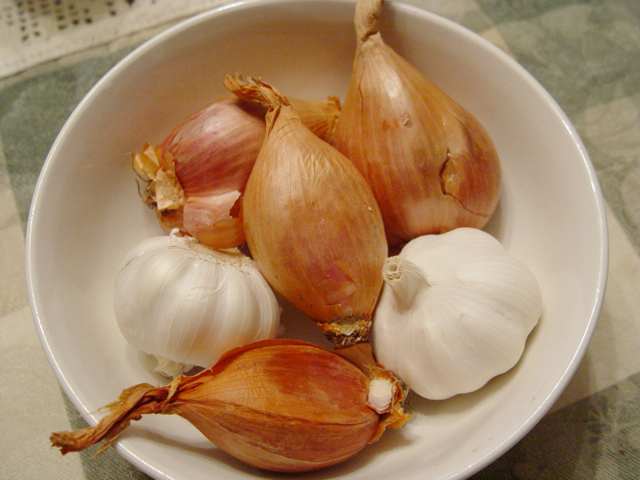 shallots and garlic