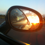 rear-view-mirror-363951_1920.webp